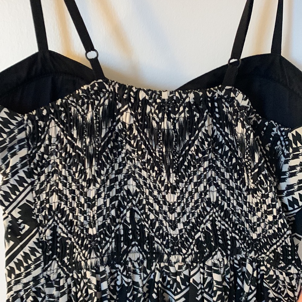 Patterned Dress - Picture 4 of 6
